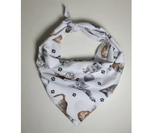 Čtyřcípý bavlněný šátek - Koťátka na bílé